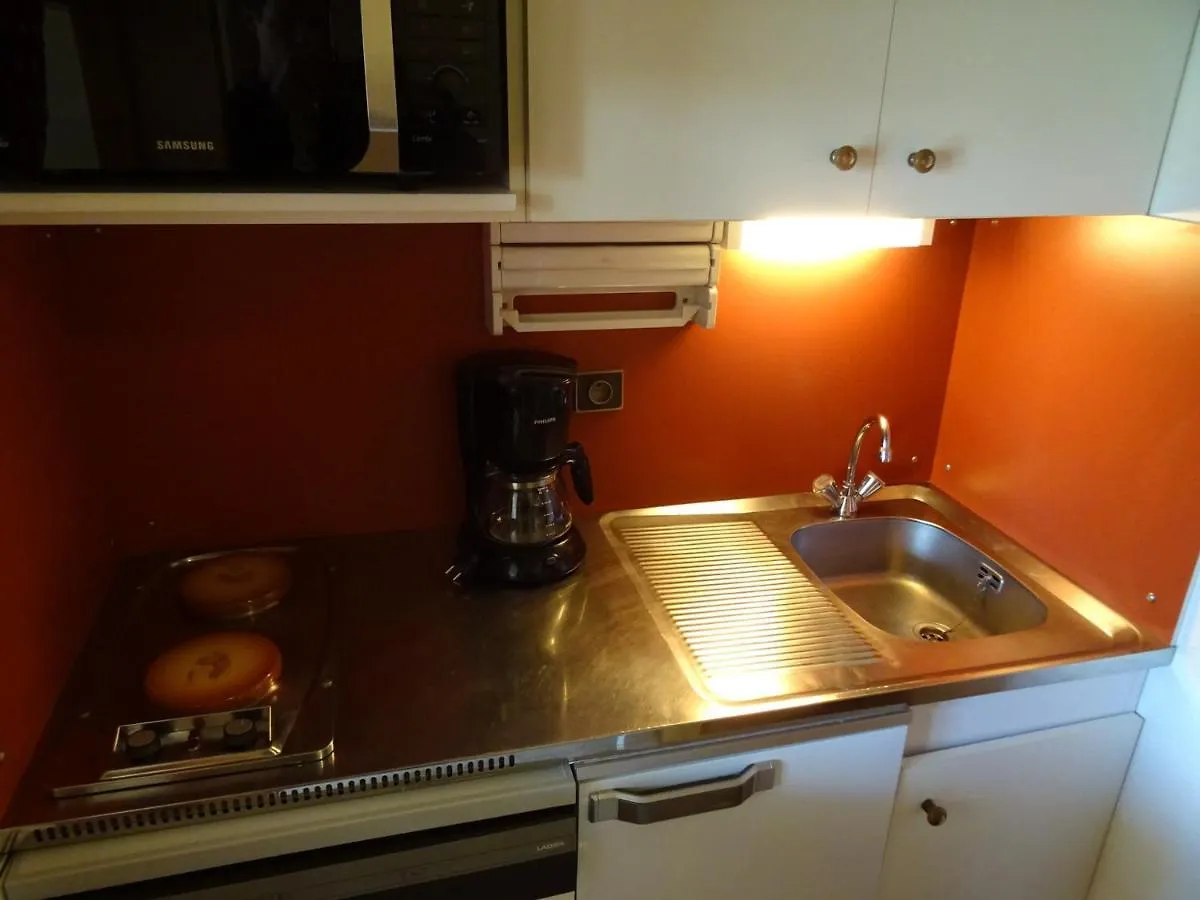 Studio Pour 4 A Vallandry, Proche Des Pistes Avec Tv Et Balcon - Fr-1-411-277 0*, Landry フランス